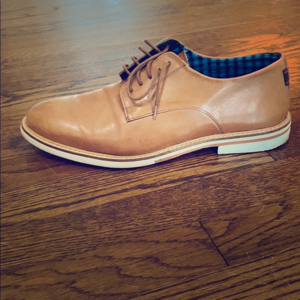 Men’s Ben Sherman light brown dress shoes
